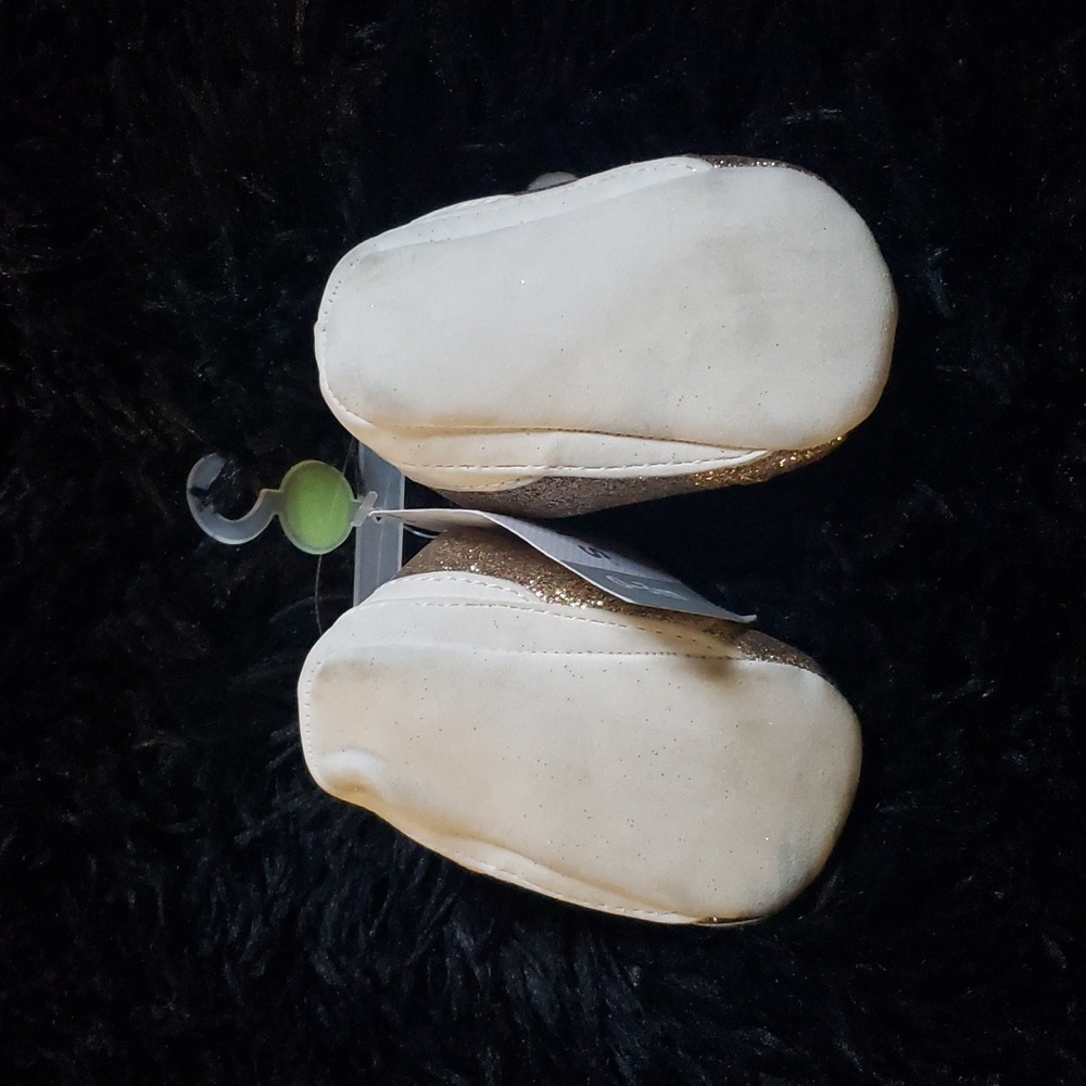 Baby Shoes 👟 - Picture 2 of 2